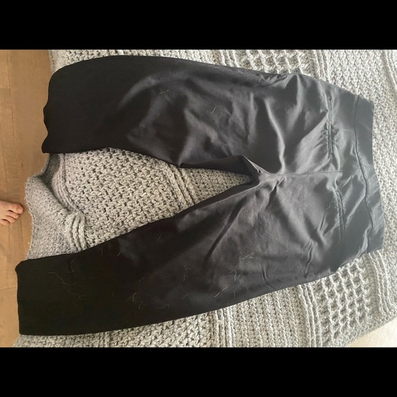 H&M pants. Great condition barely worn. - Picture 3 of 3